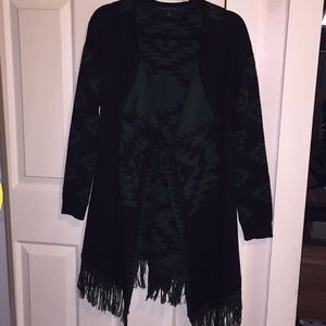 Signature Studio Aztec green black fringed S